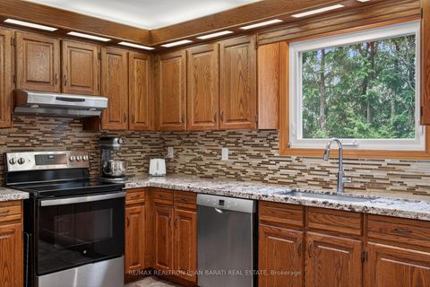 Photo 16 at 18 Tigerlily Court, Newtonbrook West, Toronto