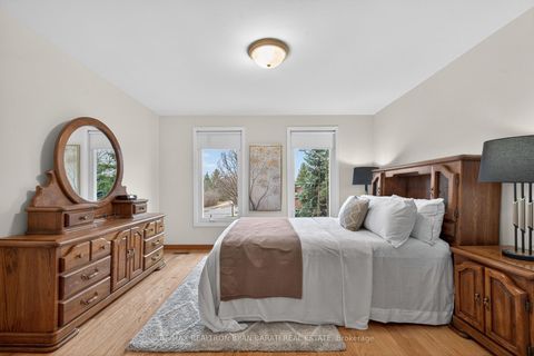 Photo 20 at 18 Tigerlily Court, Newtonbrook West, Toronto