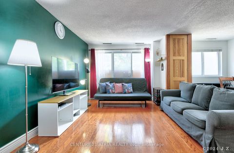 Photo 4 at 135 - 4001 Don Mills Road, Hillcrest Village, Toronto