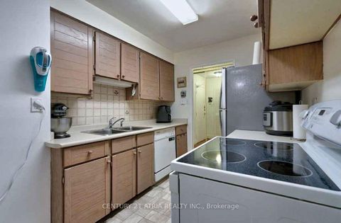 Photo 5 at 135 - 4001 Don Mills Road, Hillcrest Village, Toronto