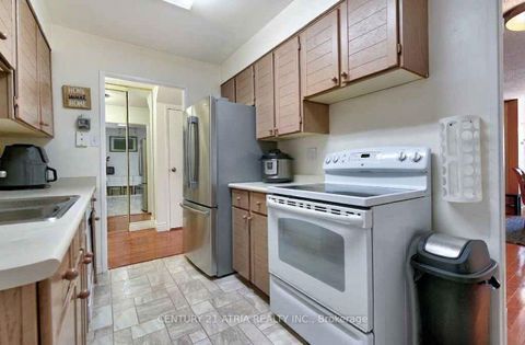 Photo 6 at 135 - 4001 Don Mills Road, Hillcrest Village, Toronto