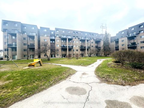 Photo 10 at 135 - 4001 Don Mills Road, Hillcrest Village, Toronto