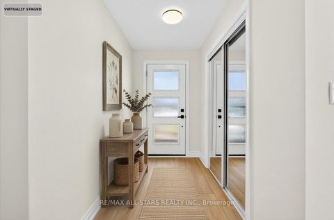 Photo 3 at 501 Lake Drive S, Keswick South, Georgina