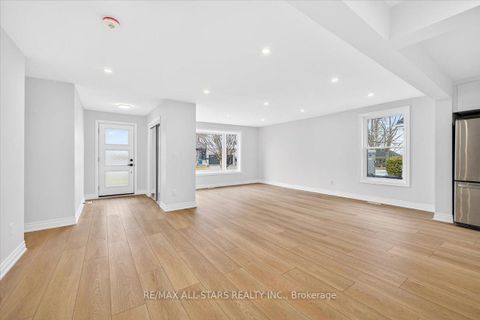 Photo 18 at 501 Lake Drive S, Keswick South, Georgina