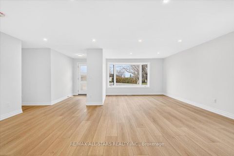 Photo 19 at 501 Lake Drive S, Keswick South, Georgina