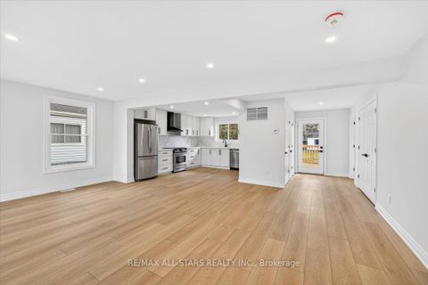 Photo 23 at 501 Lake Drive S, Keswick South, Georgina