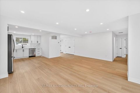 Photo 24 at 501 Lake Drive S, Keswick South, Georgina