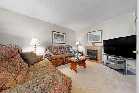 Photo 5 at 869 Vicki Drive, West Shore, Pickering