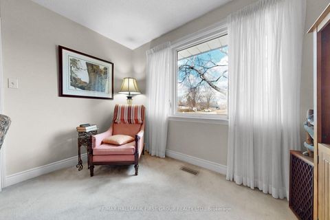 Photo 9 at 869 Vicki Drive, West Shore, Pickering