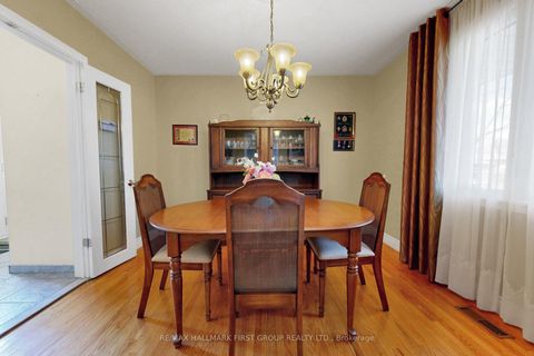 Photo 11 at 869 Vicki Drive, West Shore, Pickering
