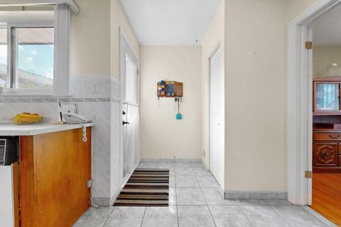 Photo 14 at 869 Vicki Drive, West Shore, Pickering