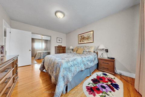 Photo 26 at 869 Vicki Drive, West Shore, Pickering