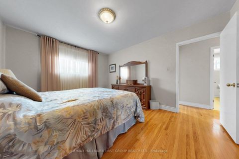 Photo 27 at 869 Vicki Drive, West Shore, Pickering