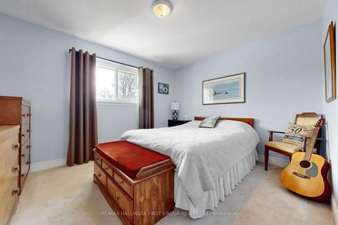 Photo 28 at 869 Vicki Drive, West Shore, Pickering