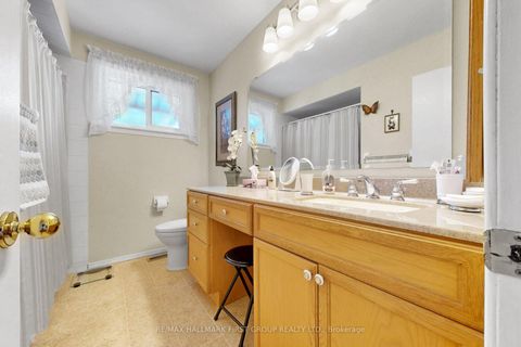 Photo 31 at 869 Vicki Drive, West Shore, Pickering