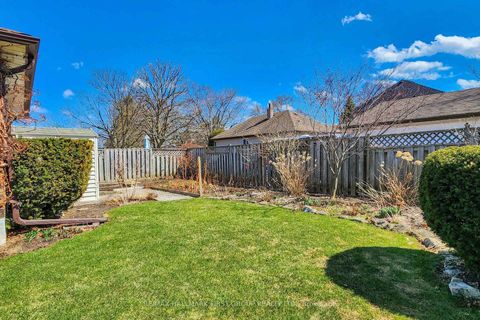 Photo 45 at 869 Vicki Drive, West Shore, Pickering