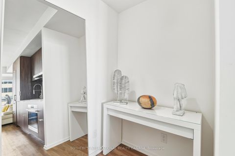 Photo 10 at 2712 - 1 Bloor Street E, Yonge Corridor, Toronto