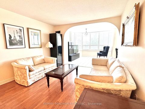Photo 2 at 502 - 7 Townsgate Drive, Yorkhill, Vaughan