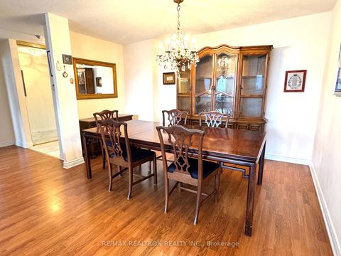 Photo 4 at 502 - 7 Townsgate Drive, Yorkhill, Vaughan