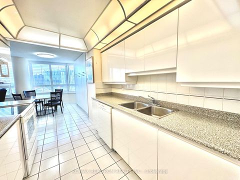 Photo 6 at 502 - 7 Townsgate Drive, Yorkhill, Vaughan