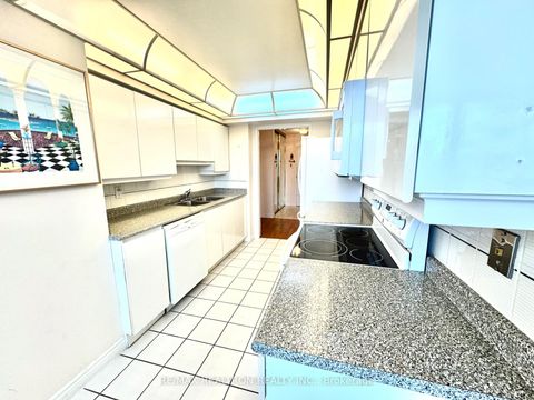 Photo 7 at 502 - 7 Townsgate Drive, Yorkhill, Vaughan