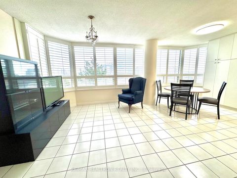 Photo 10 at 502 - 7 Townsgate Drive, Yorkhill, Vaughan