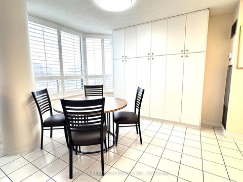 Photo 11 at 502 - 7 Townsgate Drive, Yorkhill, Vaughan