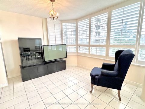 Photo 13 at 502 - 7 Townsgate Drive, Yorkhill, Vaughan