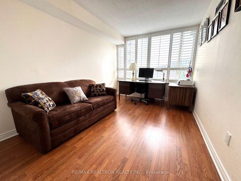 Photo 18 at 502 - 7 Townsgate Drive, Yorkhill, Vaughan