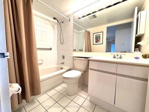 Photo 19 at 502 - 7 Townsgate Drive, Yorkhill, Vaughan