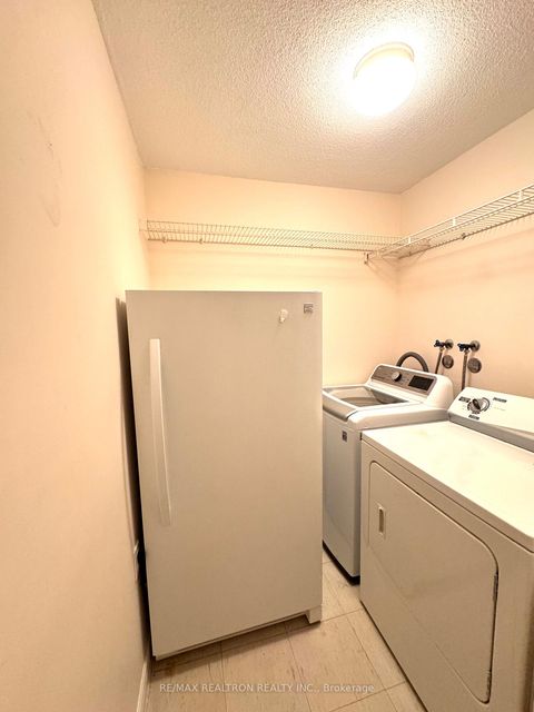 Photo 20 at 502 - 7 Townsgate Drive, Yorkhill, Vaughan