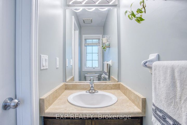 Photo 5 at 2 - 25 Ivybridge Drive, Lakeshore, Hamilton