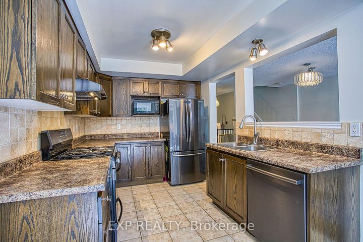 Photo 14 at 2 - 25 Ivybridge Drive, Lakeshore, Hamilton