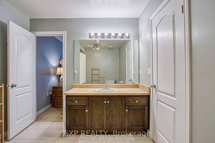 Photo 22 at 2 - 25 Ivybridge Drive, Lakeshore, Hamilton