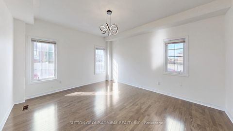 Photo 7 at 75 Lauderdale Drive, Patterson, Vaughan