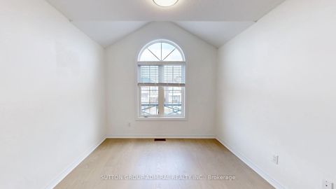 Photo 36 at 75 Lauderdale Drive, Patterson, Vaughan