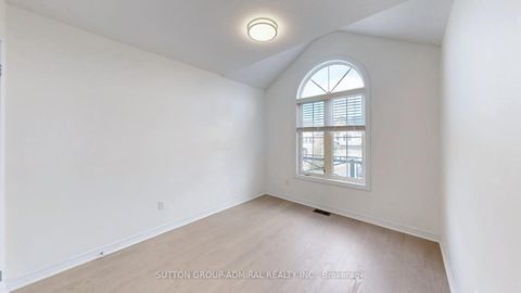 Photo 37 at 75 Lauderdale Drive, Patterson, Vaughan