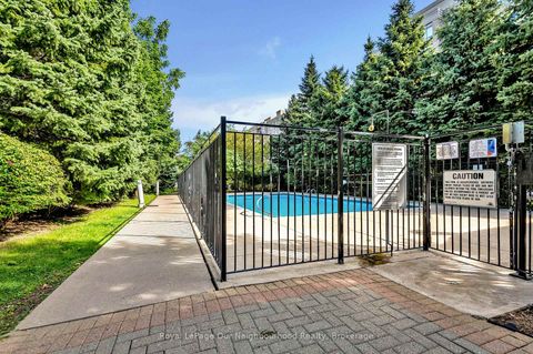 Photo 17 at 813 - 1720 Eglinton Avenue E, Victoria Village, Toronto