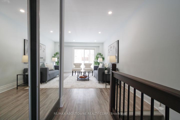 Photo 3 at 41 - 1532 Lancaster Drive, FA Falgarwood, Oakville