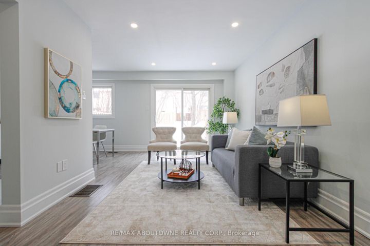 Photo 4 at 41 - 1532 Lancaster Drive, FA Falgarwood, Oakville