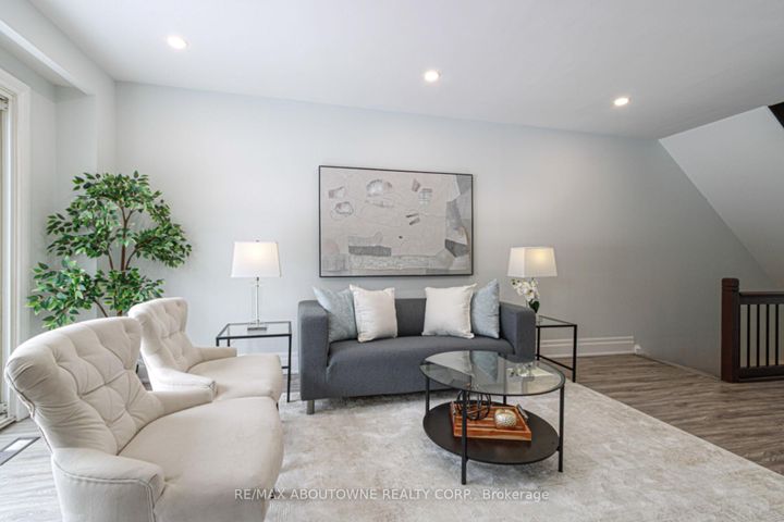 Photo 5 at 41 - 1532 Lancaster Drive, FA Falgarwood, Oakville