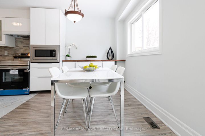 Photo 14 at 41 - 1532 Lancaster Drive, FA Falgarwood, Oakville