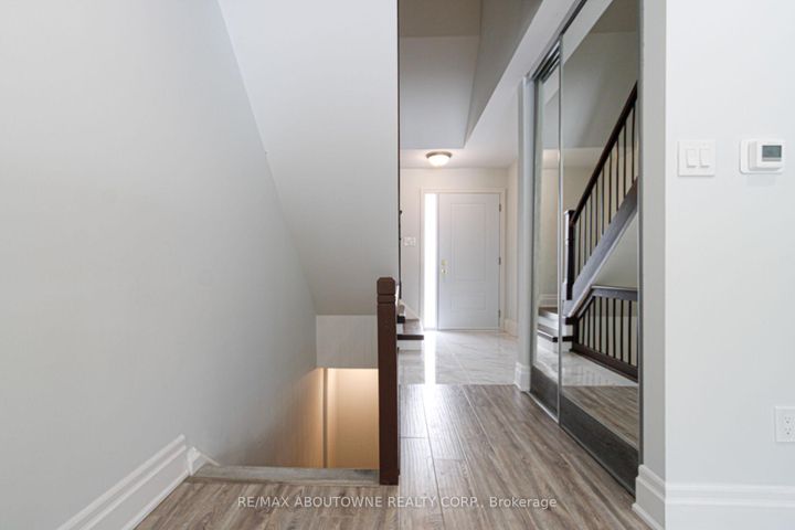 Photo 24 at 41 - 1532 Lancaster Drive, FA Falgarwood, Oakville