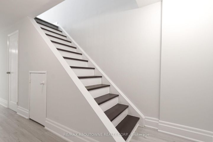 Photo 26 at 41 - 1532 Lancaster Drive, FA Falgarwood, Oakville