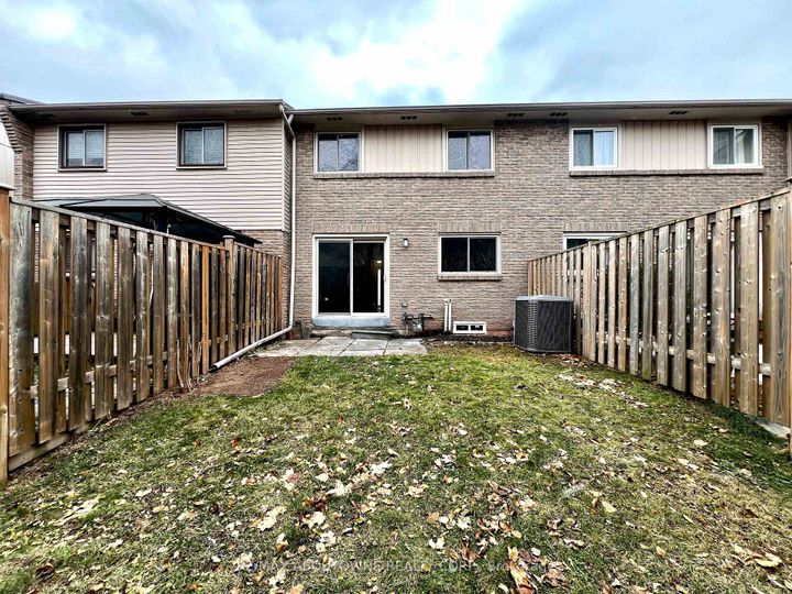 Photo 32 at 41 - 1532 Lancaster Drive, FA Falgarwood, Oakville
