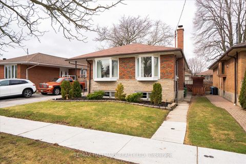Photo 1 at 7 Grassington Crescent, Woburn, Toronto