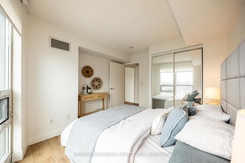 Photo 12 at 1120 - 231 Fort York Boulevard, Niagara, Toronto