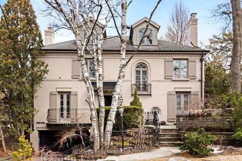 Photo 3 at 27 Strathgowan Crescent, Lawrence Park South, Toronto