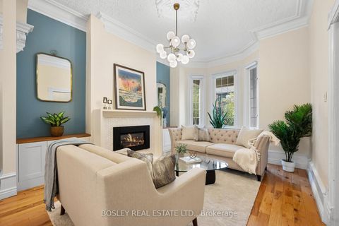 Photo 3 at 103 Manning Avenue, Bellwoods, Toronto