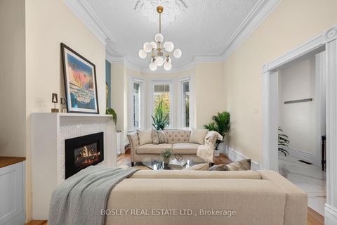 Photo 4 at 103 Manning Avenue, Bellwoods, Toronto